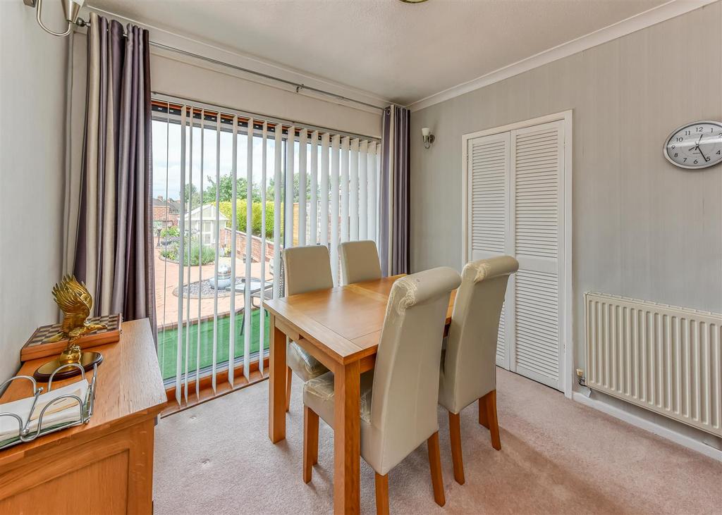 49 Common Road-Dining Area.jpg