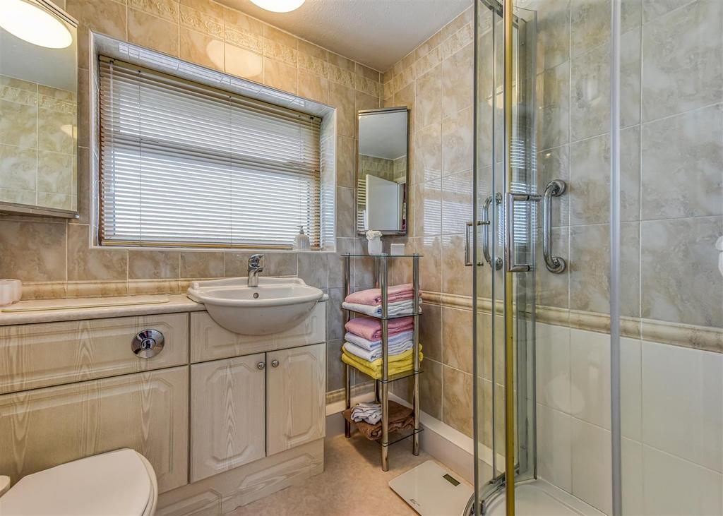 49 Common Road-Shower Room.jpg