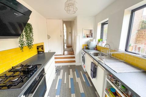 1 Ingledew Road, London, SE18 1AP