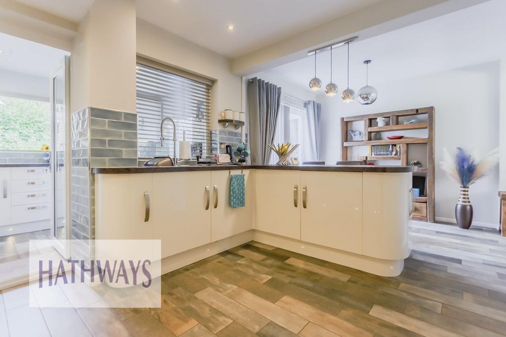Fitted kitchen