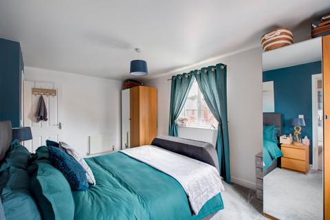 33 Bickon Drive, Quarry Bank, Brierley Hill, DY5 2JF