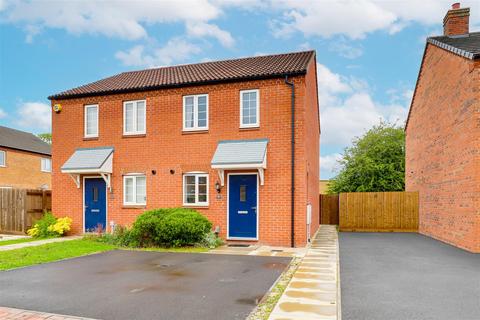 2 bedroom semi-detached house for sale