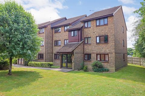 2 bedroom flat for sale, Newbridge Close, Broadbridge Heath, Horsham