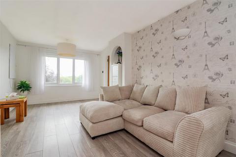 2 bedroom flat for sale, Newbridge Close, Broadbridge Heath, Horsham