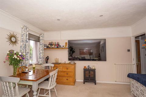 2 bedroom flat for sale, Edinburgh Road, St. Leonards-On-Sea