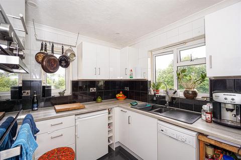 2 bedroom flat for sale, Edinburgh Road, St. Leonards-On-Sea