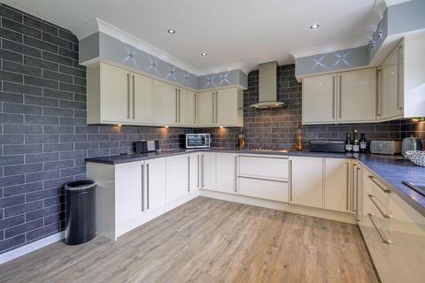2 Clent View Road, Stourbridge, DY8 3JE