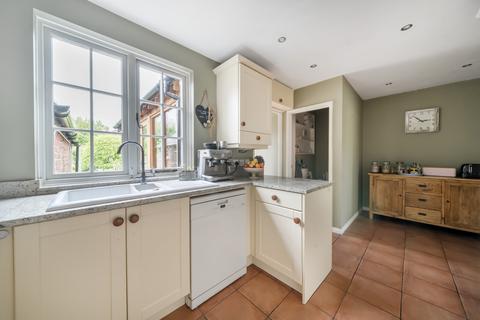 3 Eastfields, Witley, Godalming, GU8 5NE