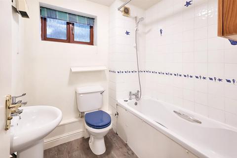 undefined, Black Swan Close, Woodthorpe, Nottingham