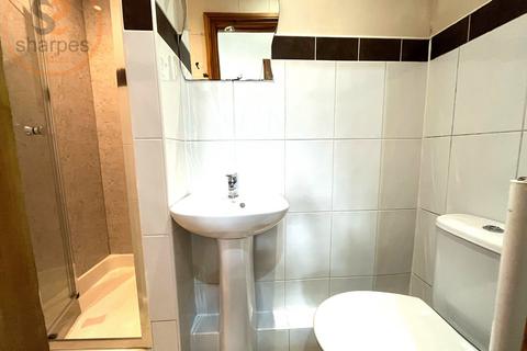 House share to rent, Robinson Road, London