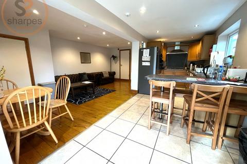 House share to rent, Robinson Road, London
