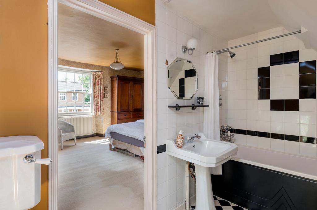 Ensuite