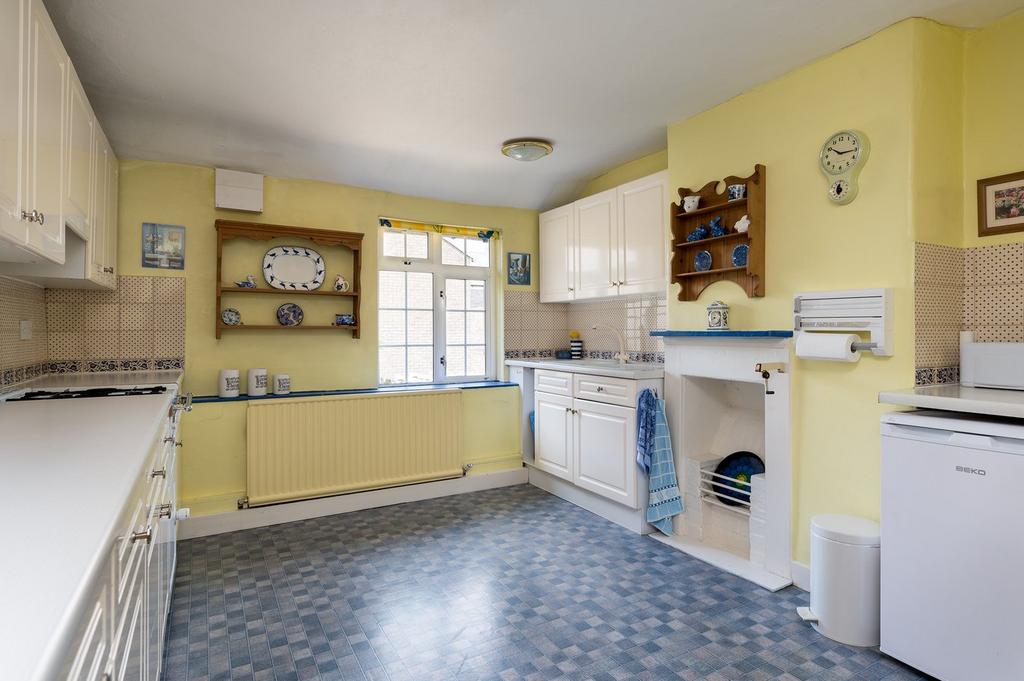 Flat Kitchen