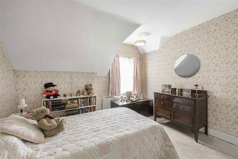 undefined, Fairfax Road, Teddington TW11
