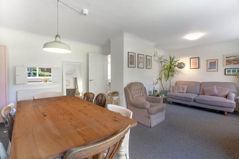 37 Cliveden Close, Cambridge, CB4 3LX