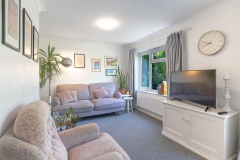 37 Cliveden Close, Cambridge, CB4 3LX