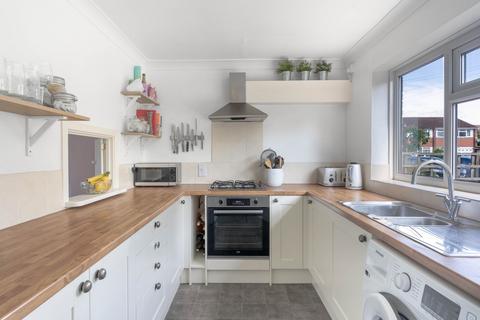 37 Cliveden Close, Cambridge, CB4 3LX