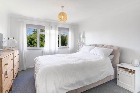37 Cliveden Close, Cambridge, CB4 3LX