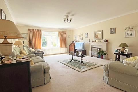 2 bedroom flat for sale, Compton Place Road, Eastbourne, BN21 1EE