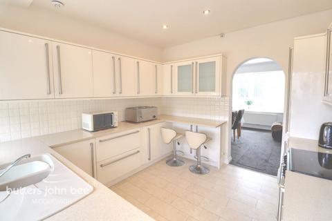 4 bedroom detached bungalow for sale, Middlewich CW10