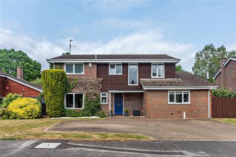 2 Arkwright Close, Highclere, Newbury, RG20 9PD