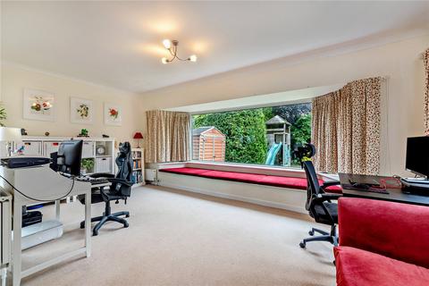2 Arkwright Close, Highclere, Newbury, RG20 9PD