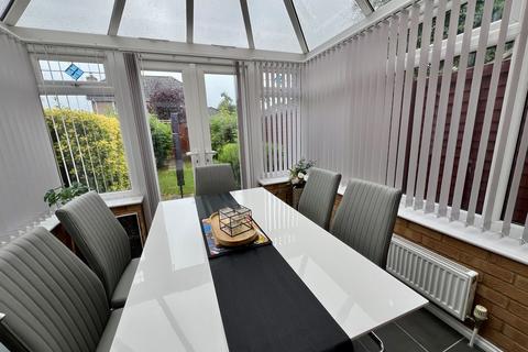 2 bedroom terraced house to rent, Burlington Close, Pinner HA5