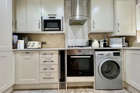 2 bedroom terraced house to rent, Burlington Close, Pinner HA5