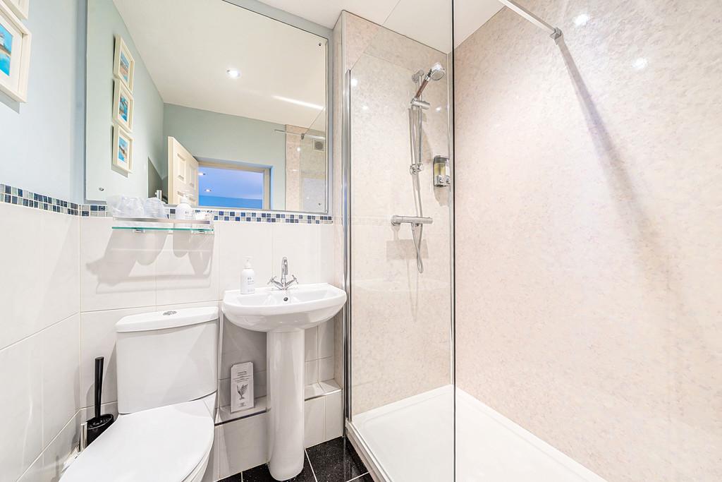 En Suite Shower for Bluebird