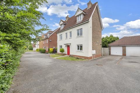 5 bedroom detached house for sale, Kingfisher Road, Bury St. Edmunds