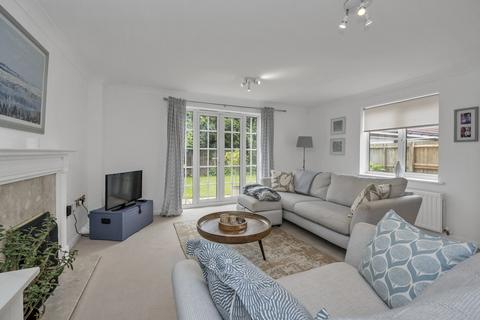 5 bedroom detached house for sale, Kingfisher Road, Bury St. Edmunds