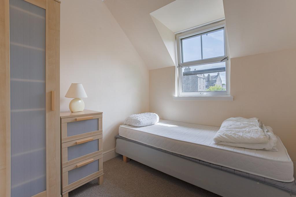 Bedroom1 Angle1