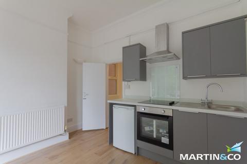 Studio to rent, Middleton Hall Road, Kings Norton, B30