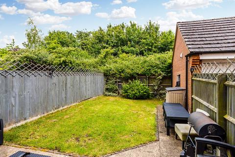 4 bedroom semi-detached house for sale, Sunningdale Drive, Rushden NN10