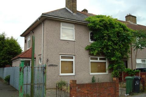3 bedroom end of terrace house to rent, Gainsborough Road, Dagenham
