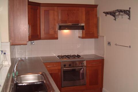 3 bedroom end of terrace house to rent, Gainsborough Road, Dagenham