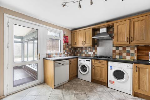 5 bedroom end of terrace house to rent, Vicarage Lane, Stratford E15