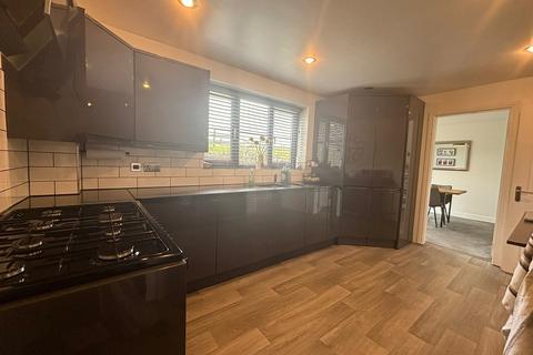 7 Alton Croft, Clayton, Bradford, BD14 6NY