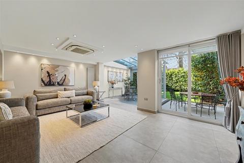 undefined, COURT CLOSE, ST JOHNS WOOD PARK, London, NW8