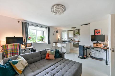 2 bedroom flat for sale, Donald Woods Gardens, Surbiton, KT5