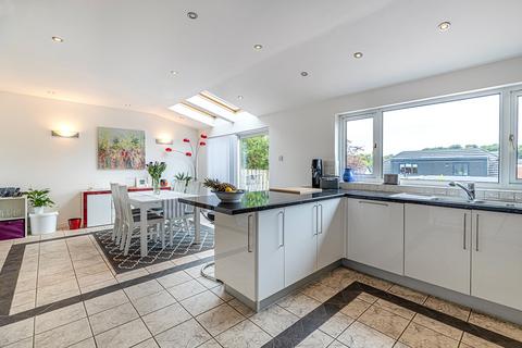 19 Arisaig Drive, Bearsden, Glasgow, G61 2PD