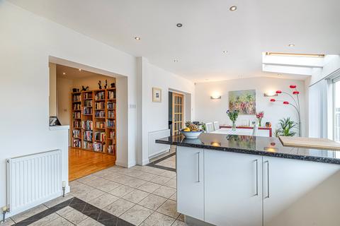 19 Arisaig Drive, Bearsden, Glasgow, G61 2PD