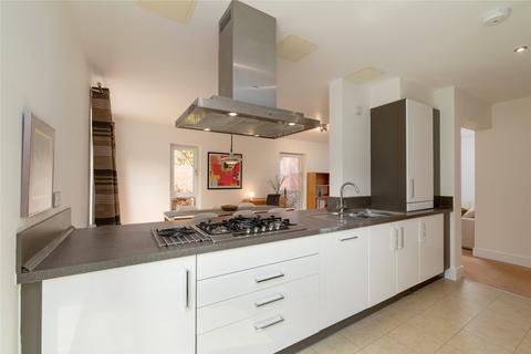Flat 2, 19 Fettes Rise, Edinburgh, EH4 1QH