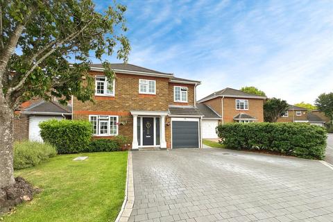 4 bedroom detached house for sale, Pasture Close, Reading RG6