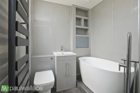 2 bedroom apartment for sale, Richmond Court, Broxbourne|173 Year Lease|Chain Free|Walk to Broxbourne Station