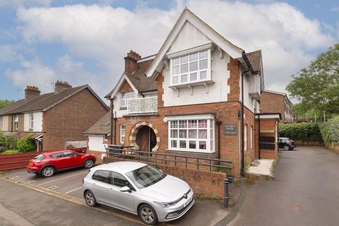 Flat 3, Victoria House, 2 Baltic Road, Tonbridge, TN9 2NB
