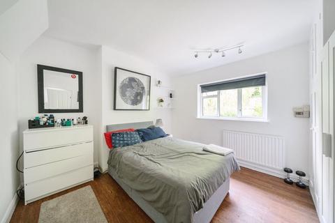 4 Famet Close, Purley, CR8 2DX