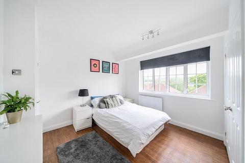4 Famet Close, Purley, CR8 2DX