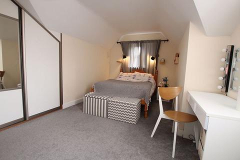 8 Fair Bank Close, Grimsby, DN32 9SB