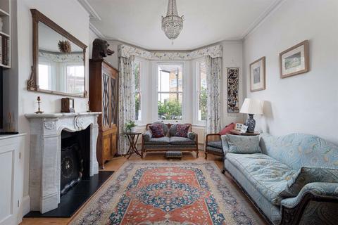 Roxwell Road W12